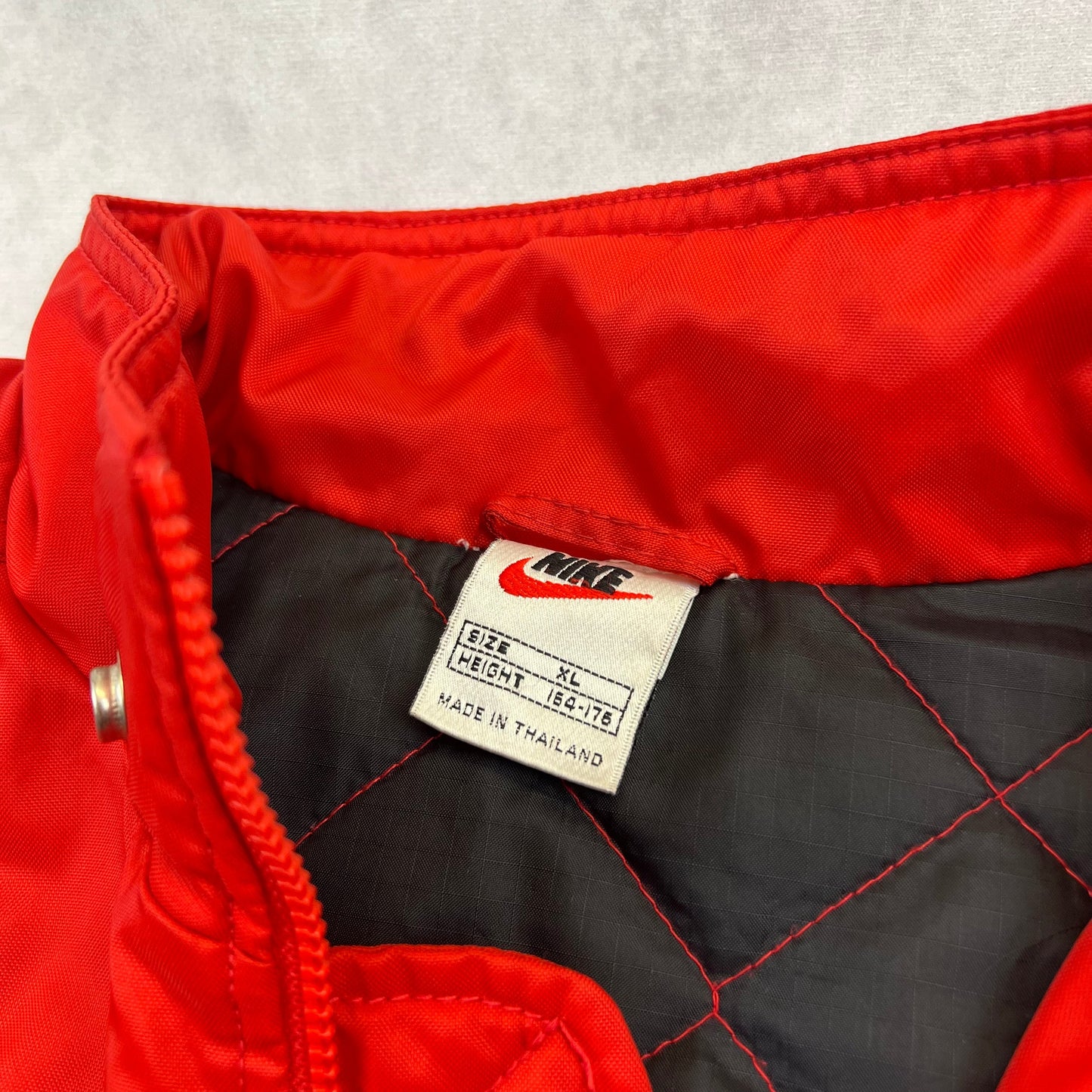 Vintage 90‘s Nike Jacke Avenues Collective