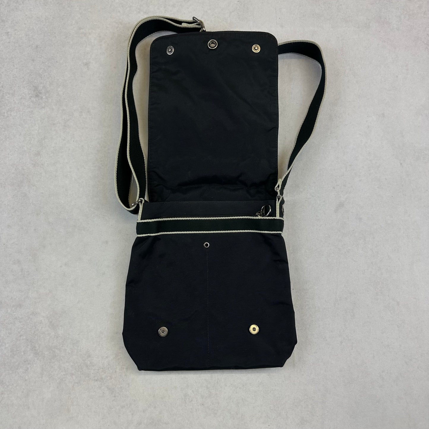 Vintage Lacoste Tasche Avenues Collective