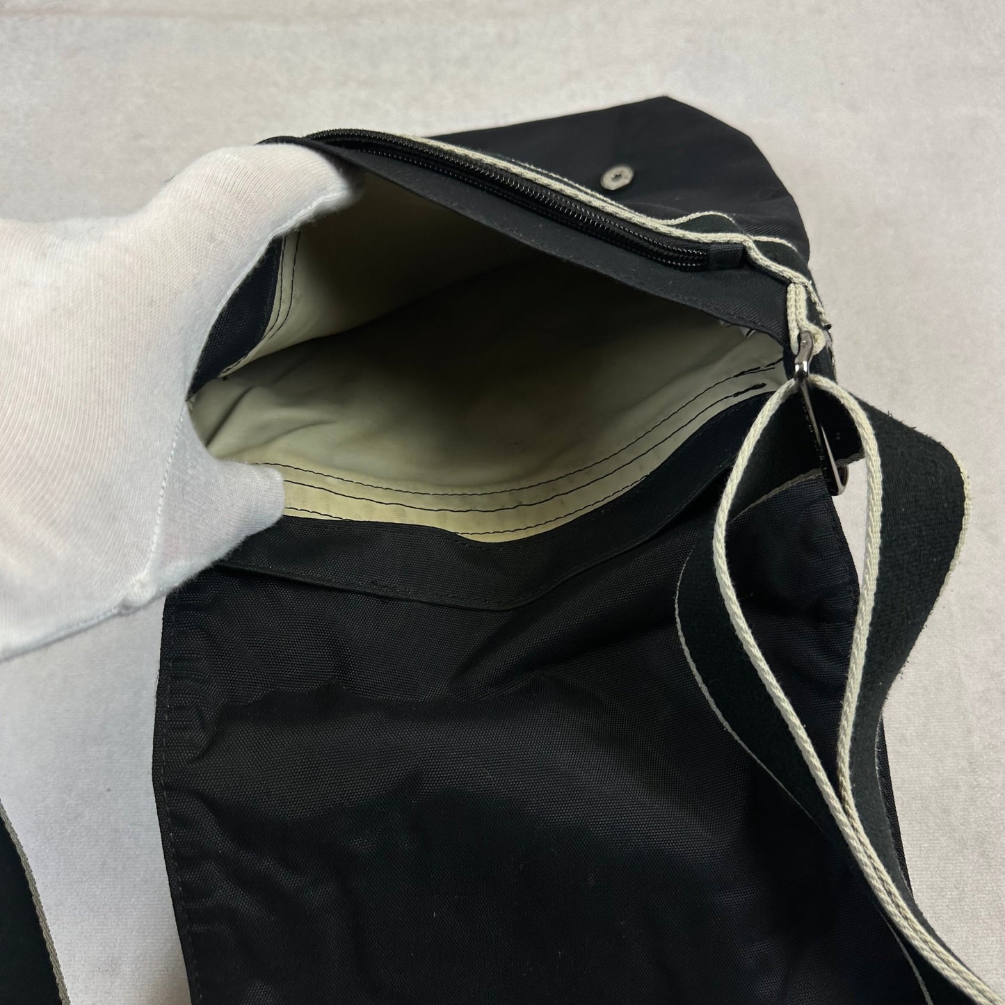 Vintage Lacoste Tasche Avenues Collective