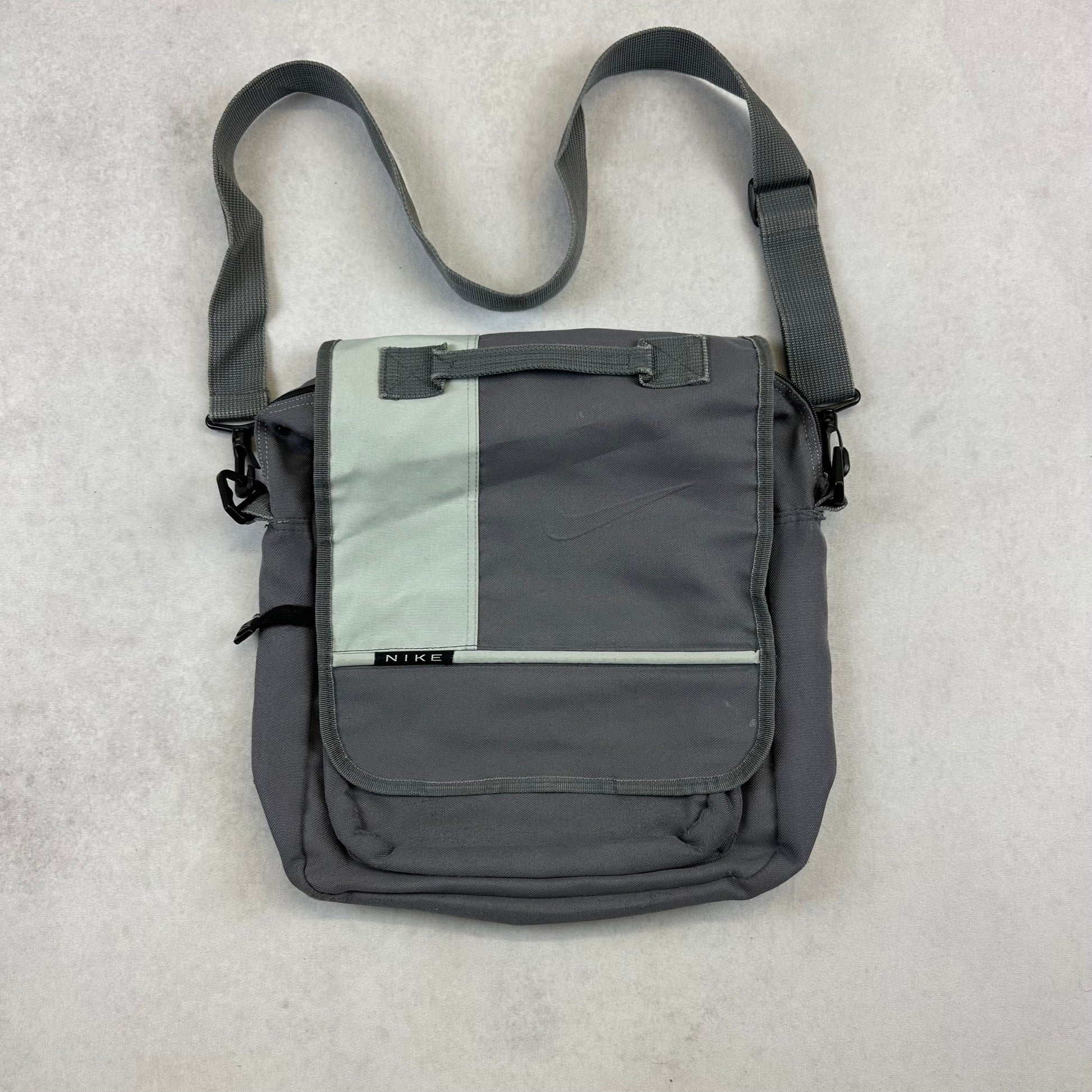 Vintage Nike Laptoptasche Avenues Collective