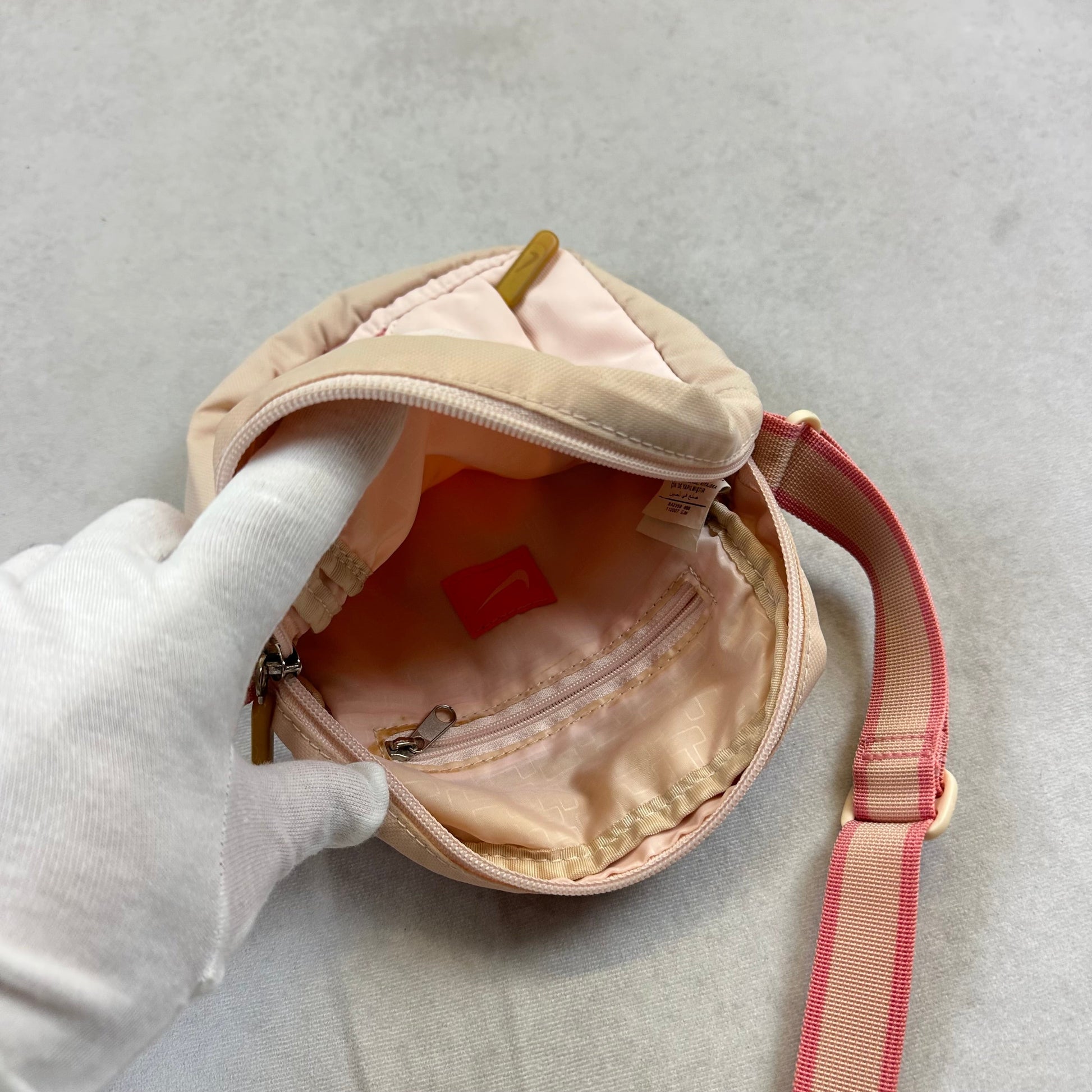 Vintage Nike Tasche Avenues Collective