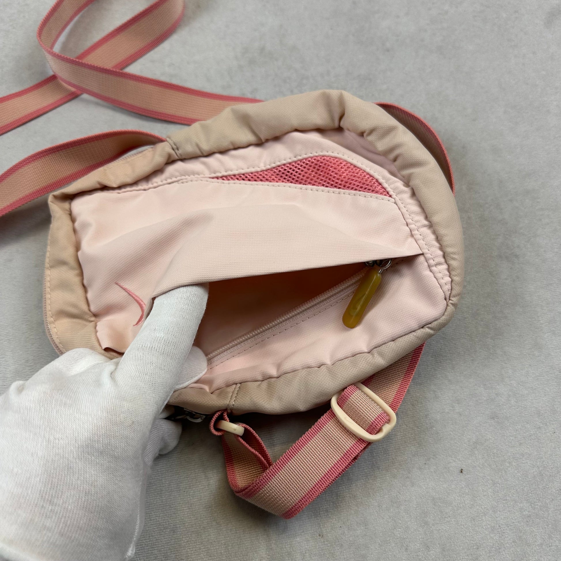 Vintage Nike Tasche Avenues Collective