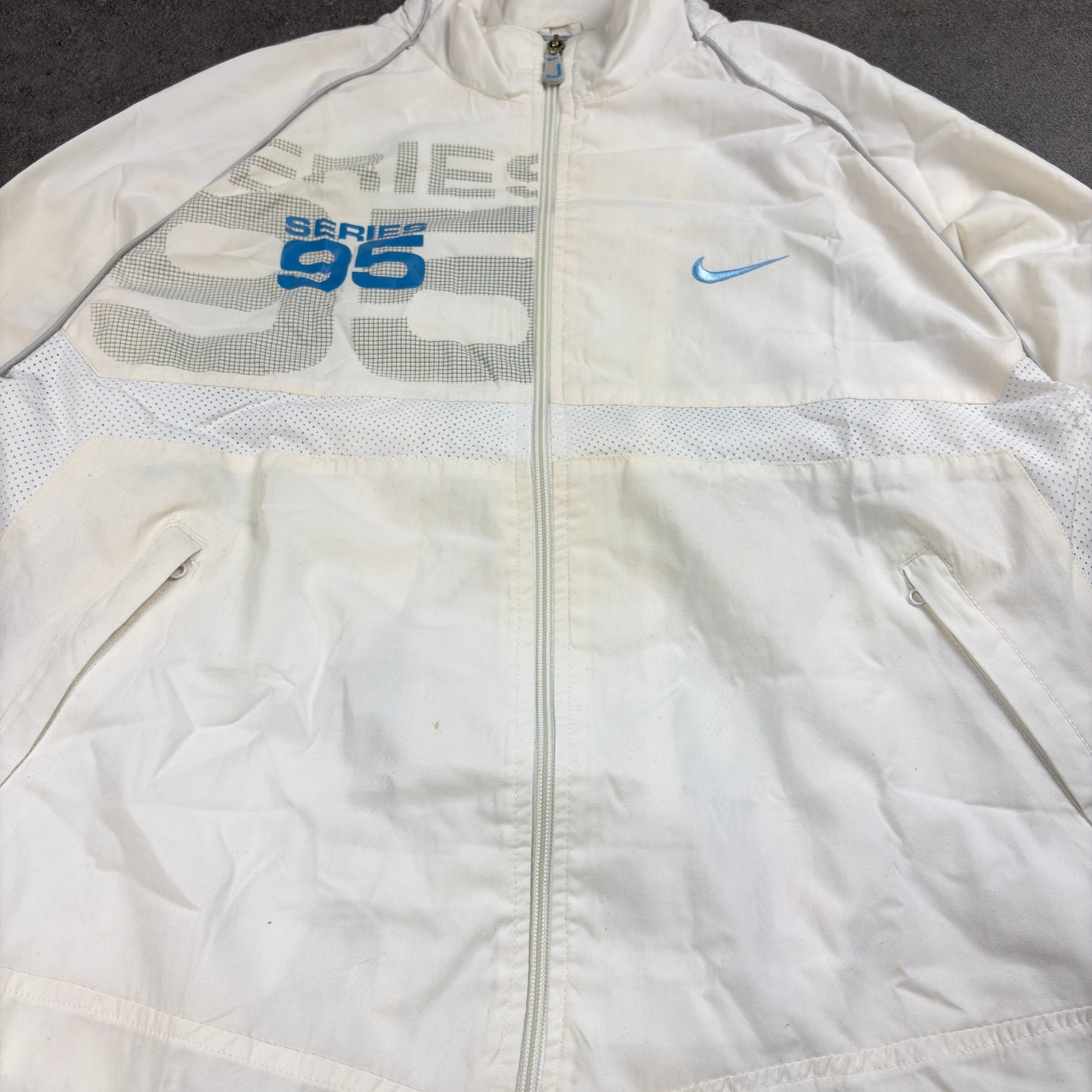 Nike Airmax Vintage Trainingsjacke [M] Nike Avenues Collective