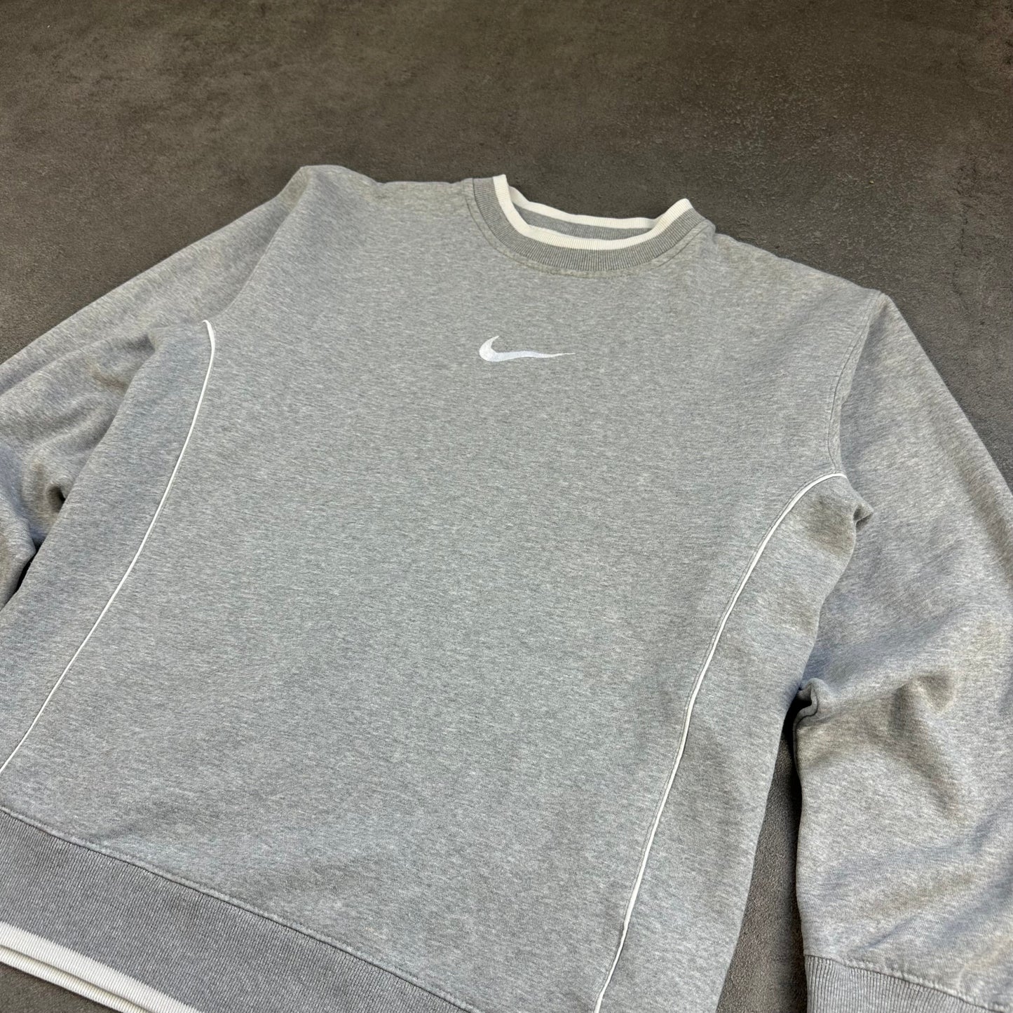 Nike Vintage Sweater [S] Avenues Collective