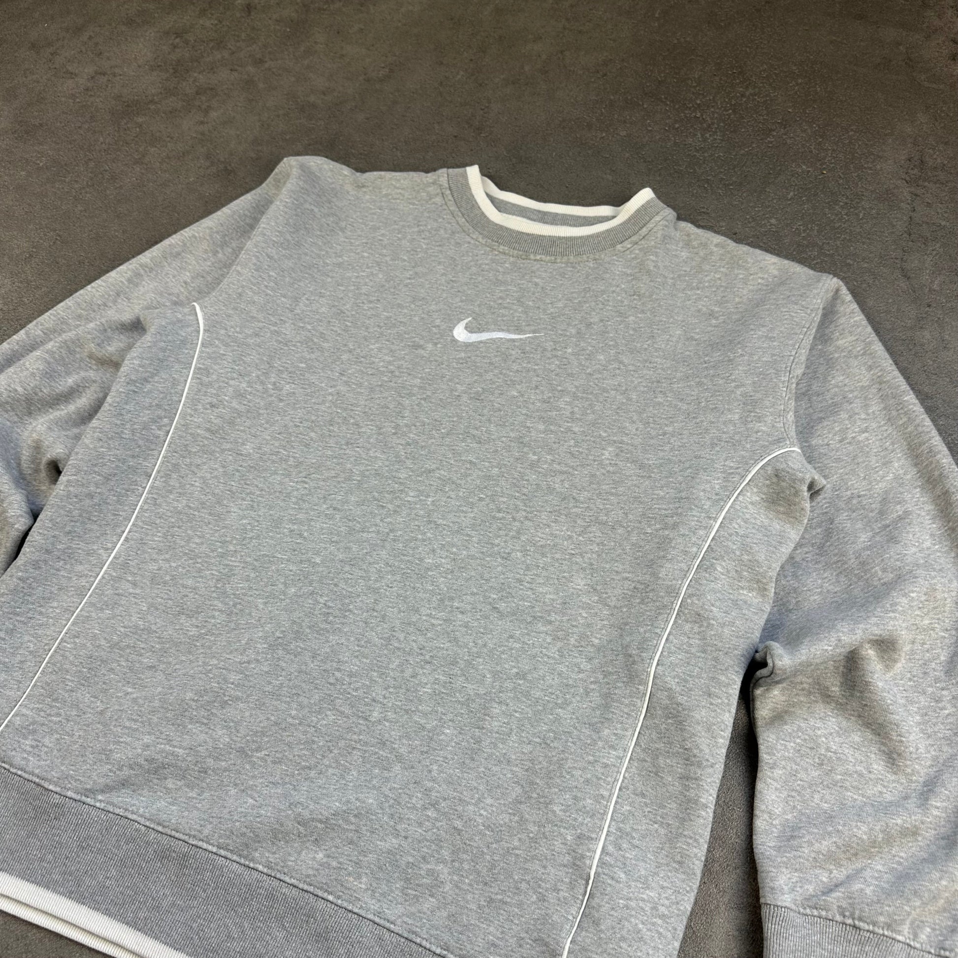 Nike Vintage Sweater [S] Avenues Collective
