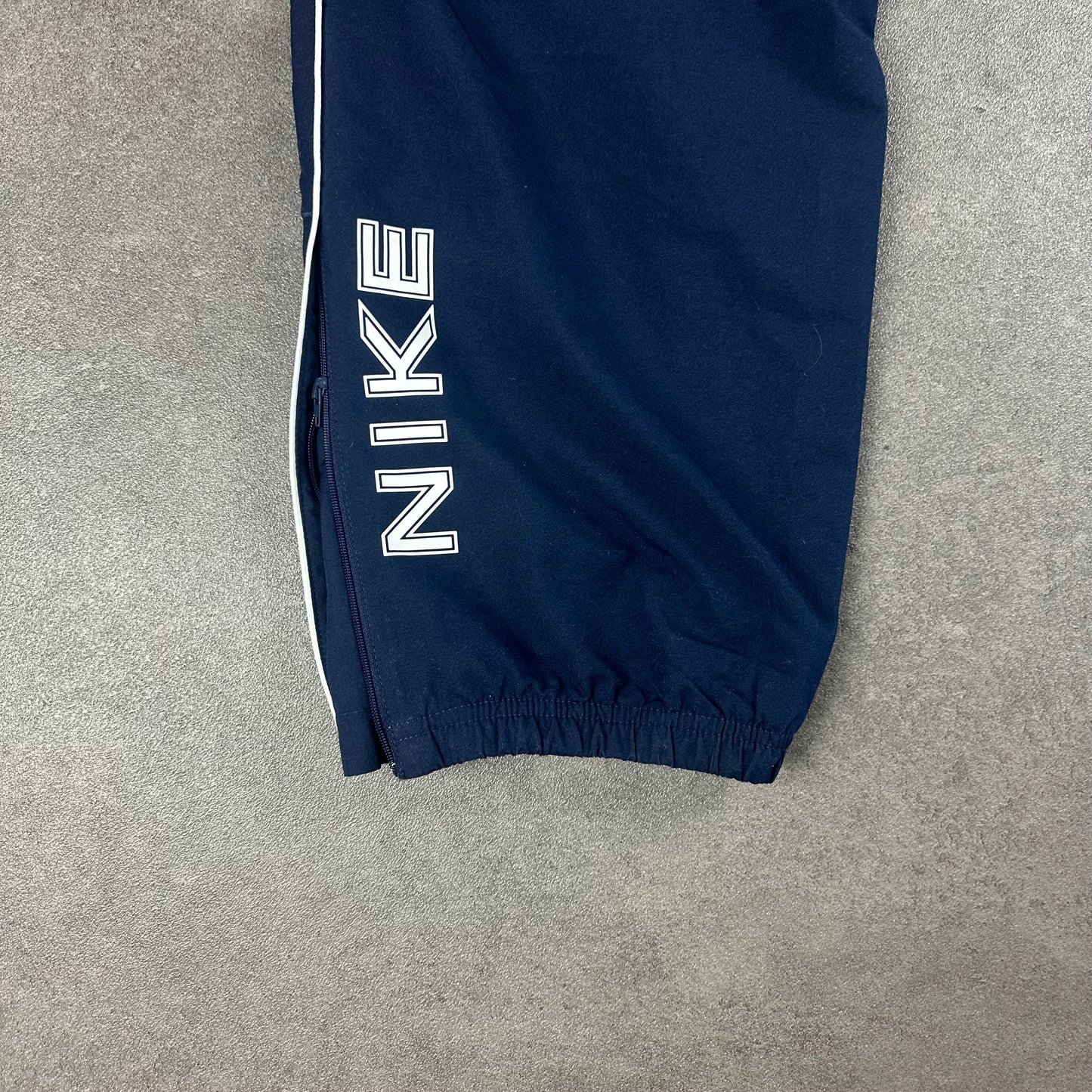 Nike Vintage Trackpants [L] Nike Avenues Collective