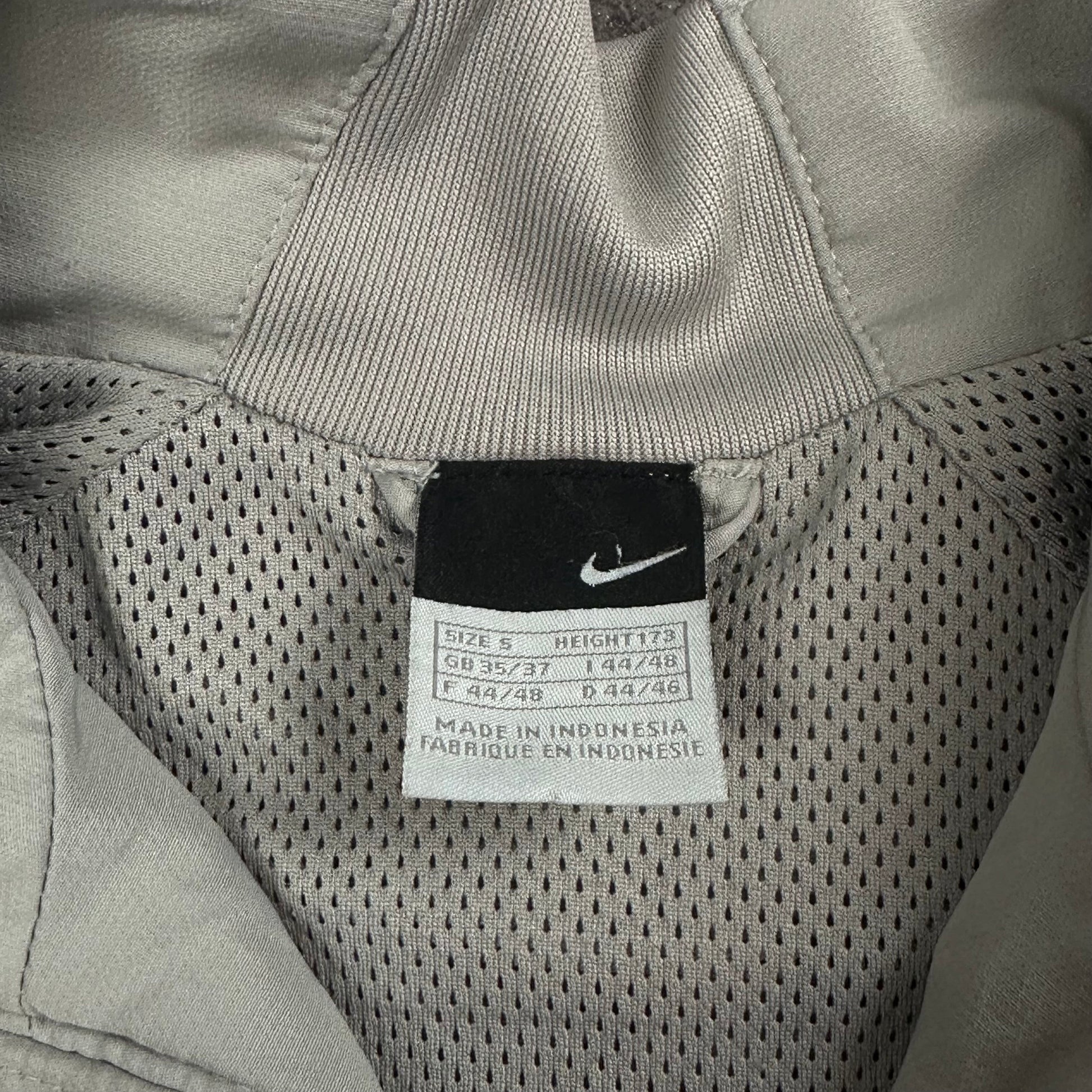 Nike Vintage x Manchester United Trackjacket [S] Avenues Collective