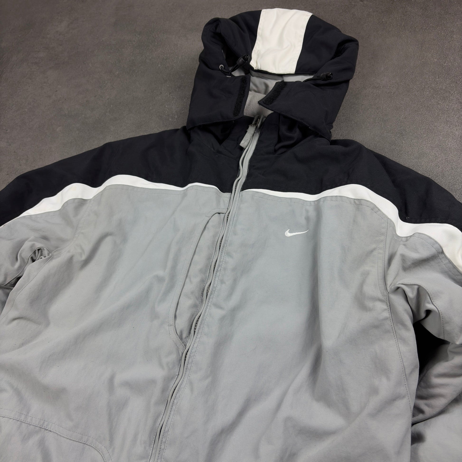 Vintage Nike Winterjacke [M] Nike Avenues Collective