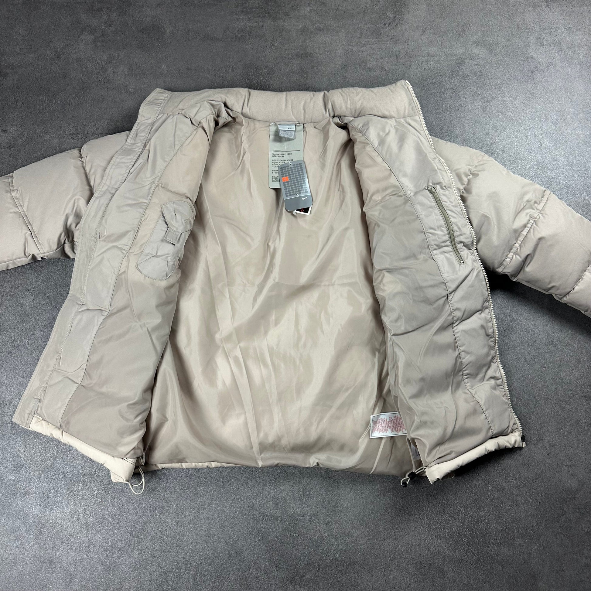 Vintage Nike y2k Puffer Jacke [L&XL] Nike Avenues Collective