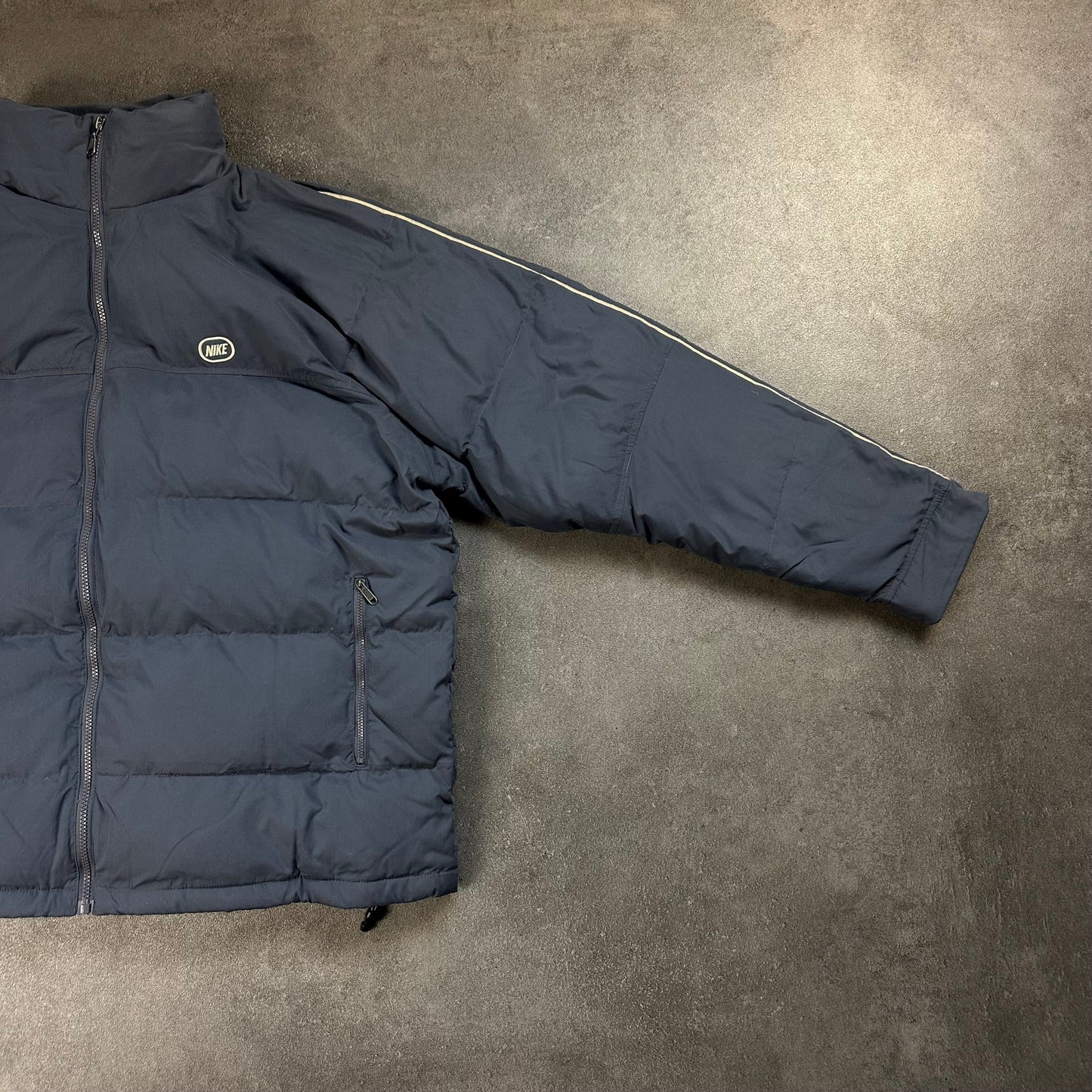 Vintage Nike y2k Puffer Jacke [S,M,L&XL] Nike Avenues Collective