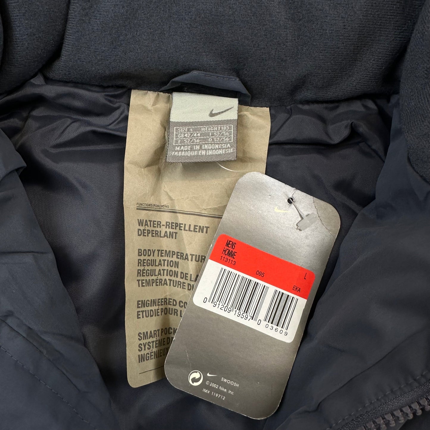 Vintage Nike y2k Puffer Jacke [S,M,L&XL] Nike Avenues Collective