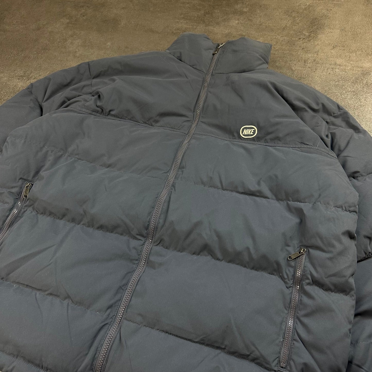 Vintage Nike y2k Puffer Jacke [S,M,L&XL] Nike Avenues Collective